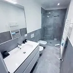 Maison De - Con Parcheggio 아파트